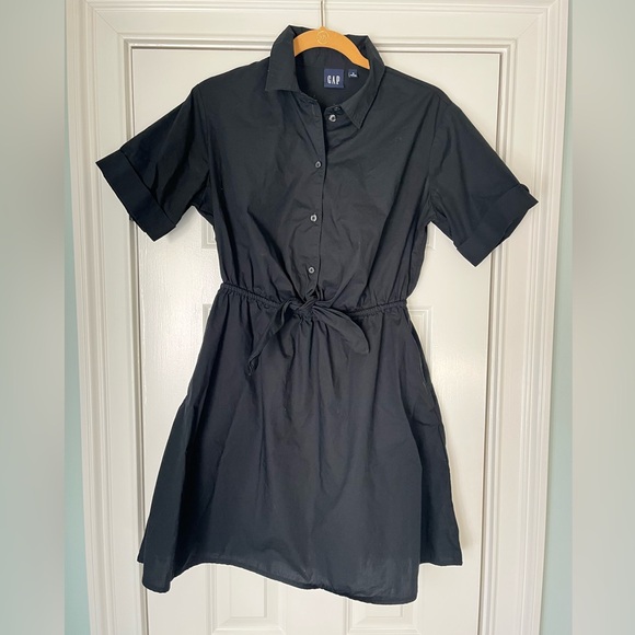 GAP Dresses & Skirts - GAP Black Short Sleeve Mini Dress with Tie Waist and Collar